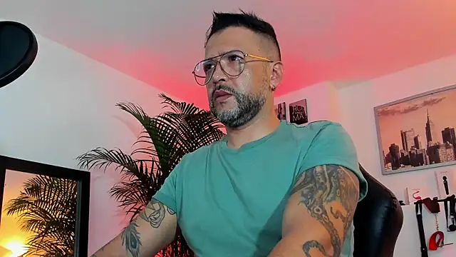 MrFrank tattoo online show from 12/21/24, 04:30