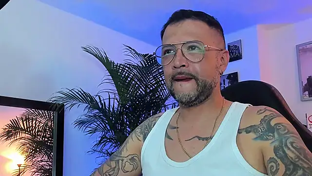 MrFrank tattoo online show from 01/21/25, 12:25