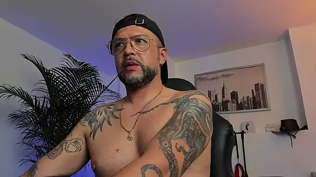 MrFrank tattoo online show from 01/29/25, 10:11