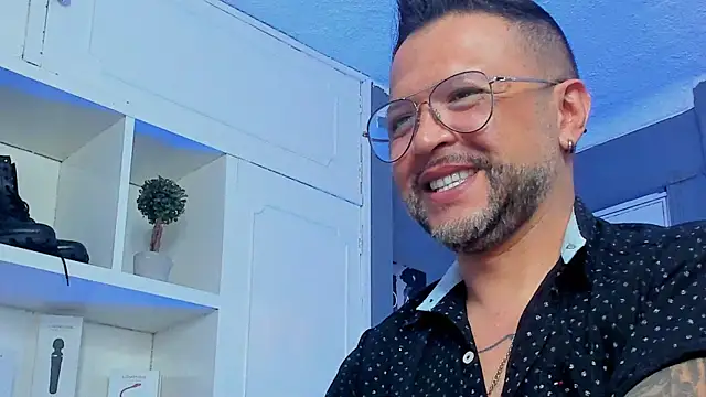 MrFrank tattoo online show from 03/05/25, 03:51