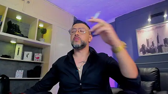 MrFrank tattoo online show from 11/12/25, 12:49