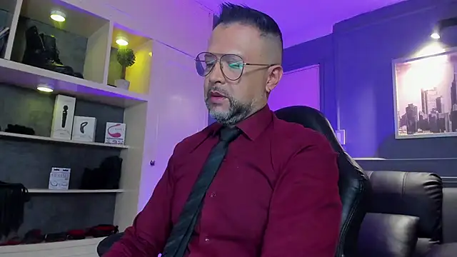 Snapshot of MrFrank_tattoo chatting on 01/06/26, 11:36 MrFrank tattoo online show from 01/06/26, 11:36