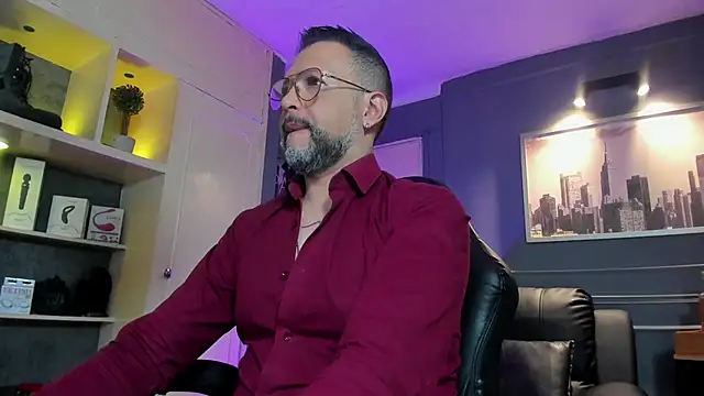 Snapshot of MrFrank_tattoo chatting on 02/19/26, 11:39 MrFrank tattoo online show from 02/19/26, 11:39