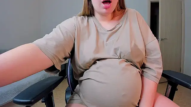 Snapshot of stella_vestal chatting on 12/01/25, 03:17 stella vestal online show from 12/01/25, 03:17