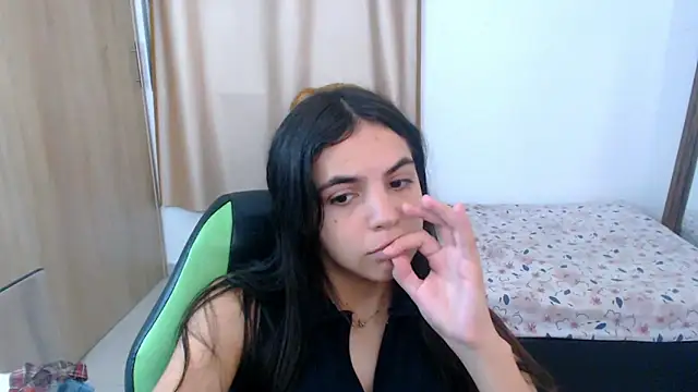  elenna online show from 03/04/25, 05:24