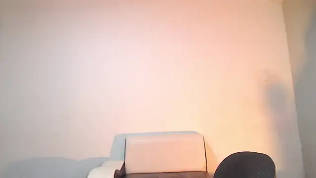 Snapshot of BiancaFollerach chatting on 10/25/25, 02:08 BiancaFollerach online show from 10/25/25, 02:08