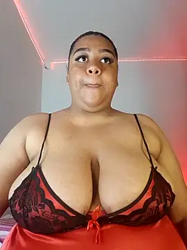 Snapshot of BiancaFollerach chatting on 03/20/26, 12:10 BiancaFollerach online show from 03/20/26, 12:10