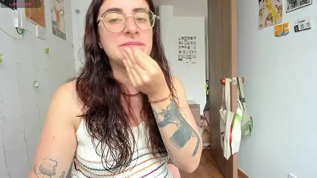 linda giggle online show from 11/06/25, 03:13