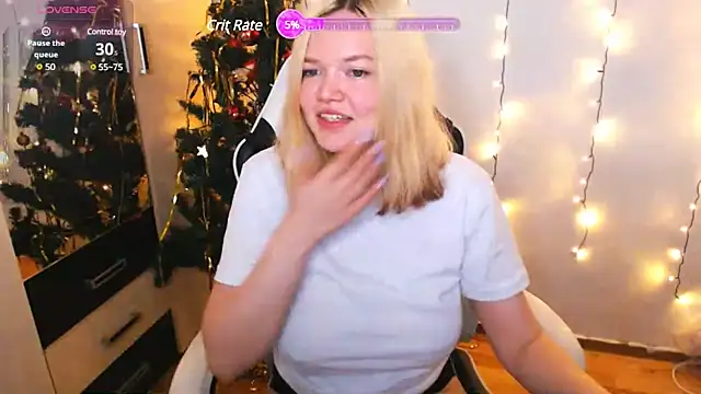 Snapshot of mary_lunar chatting on 12/21/24, 05:14 mary lunar online show from 12/21/24, 05:14