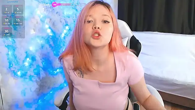 Snapshot of mary_lunar chatting on 02/18/25, 10:14 mary lunar online show from 02/18/25, 10:14