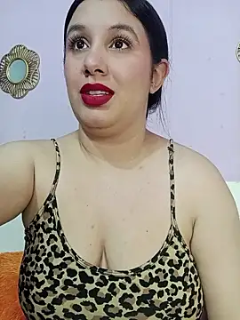Snapshot of Deina_bunny chatting on 03/28/26, 02:11 Deina bunny online show from 03/28/26, 02:11