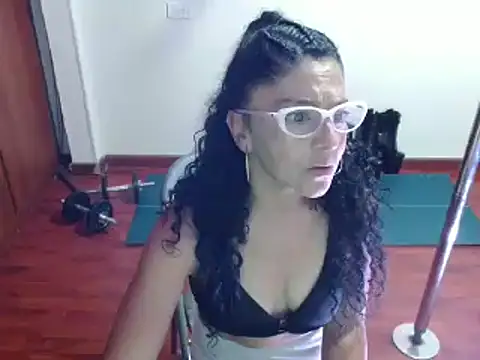 Snapshot of Anitta_muscle chatting on 03/18/25, 10:26 Anitta muscle online show from 03/18/25, 10:26