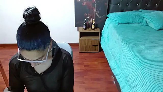 Snapshot of Anitta_muscle chatting on 11/10/25, 08:52 Anitta muscle online show from 11/10/25, 08:52