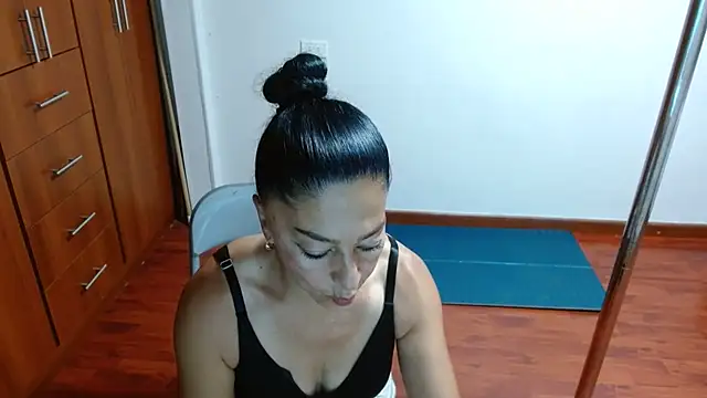 Snapshot of Anitta_muscle chatting on 02/23/26, 06:05 Anitta muscle online show from 02/23/26, 06:05