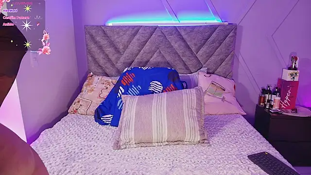 emmajohnss online show from 11/11/25, 03:50