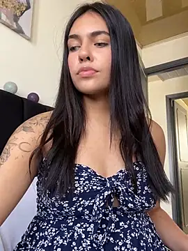 DaphneUwu online show from 01/13/25, 04:19