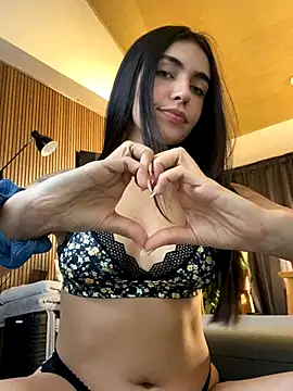 Snapshot of DaphneUwu chatting on 01/08/26, 12:24 DaphneUwu online show from 01/08/26, 12:24