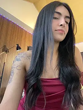 Snapshot of DaphneUwu chatting on 02/10/26, 01:43 DaphneUwu online show from 02/10/26, 01:43