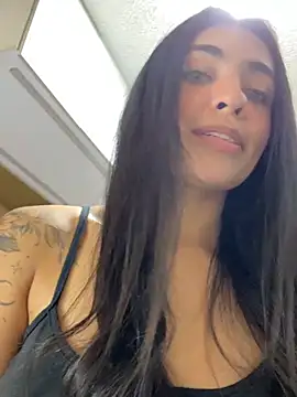 Snapshot of DaphneUwu chatting on 03/10/26, 03:00 DaphneUwu online show from 03/10/26, 03:00