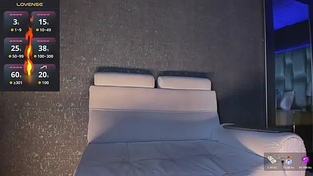 MarkWalker   online show from 11/11/25, 09:31