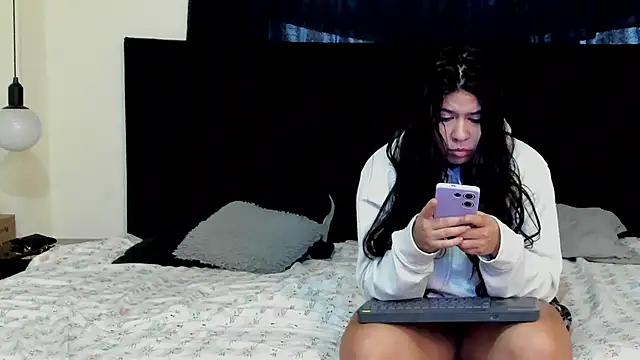 lissandthor13 online show from 10/30/25, 11:22