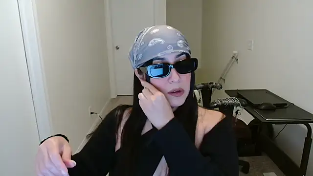 Sassy Latina online show from 10/16/25, 03:29