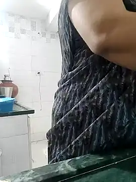 Snapshot of Riyasingh9 chatting on 12/23/24, 11:47 Riyasingh9 online show from 12/23/24, 11:47