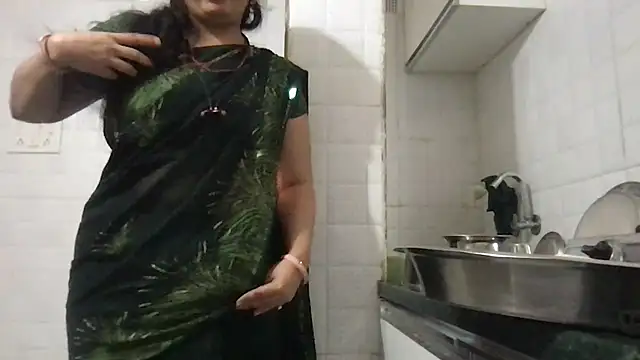 Snapshot of Riyasingh9 chatting on 03/05/25, 04:45 Riyasingh9 online show from 03/05/25, 04:45