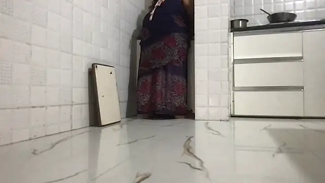 Snapshot of Riyasingh9 chatting on 09/30/25, 03:33 Riyasingh9 online show from 09/30/25, 03:33