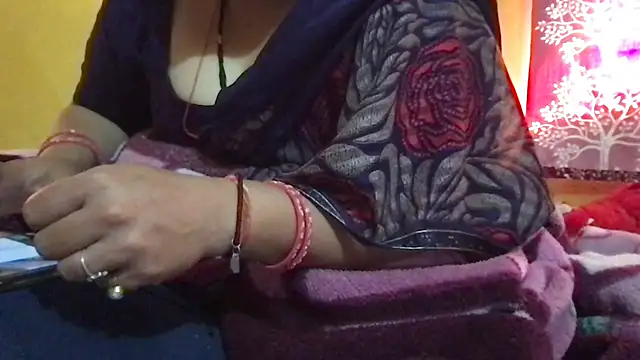 Snapshot of Riyasingh9 chatting on 11/04/25, 04:44 Riyasingh9 online show from 11/04/25, 04:44