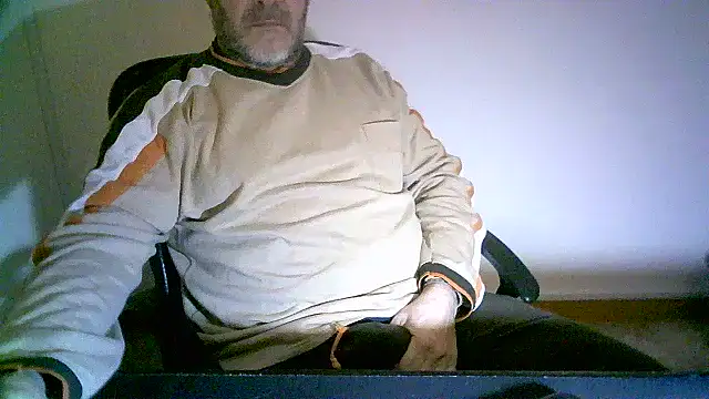 Snapshot of Greek_Passion chatting on 01/14/26, 03:50 Greek Passion online show from 01/14/26, 03:50