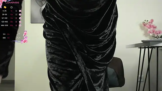 Snapshot of PoisonEvelyn chatting on 12/19/25, 10:55 PoisonEvelyn online show from 12/19/25, 10:55