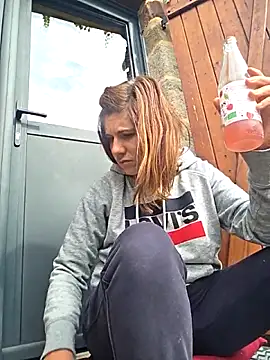 Lina lou4 online show from 09/28/25, 09:25