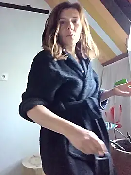 Lina lou4 online show from 10/02/25, 07:04