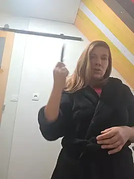 Lina lou4 online show from 12/04/25, 08:34