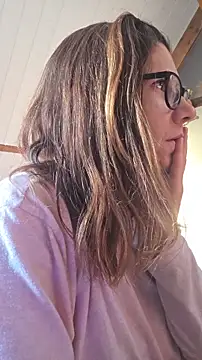 Lina lou4 online show from 12/18/25, 08:42