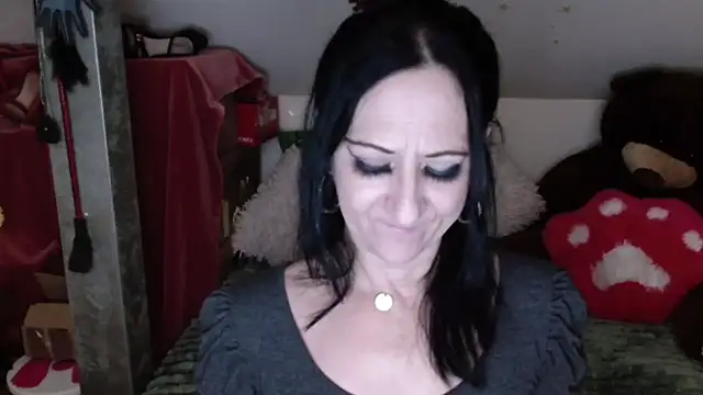 Snapshot of DebraMilf chatting on 01/31/25, 02:48 DebraMilf online show from 01/31/25, 02:48