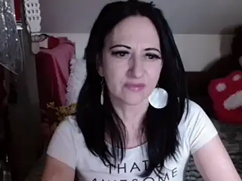 Snapshot of DebraMilf chatting on 03/14/25, 06:42 DebraMilf online show from 03/14/25, 06:42