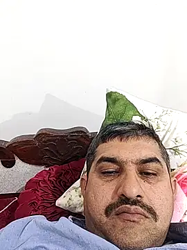 Snapshot of Amandev7 chatting on 01/05/25, 07:28 Amandev7 online show from 01/05/25, 07:28