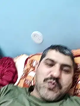 Snapshot of Amandev7 chatting on 01/14/25, 09:09 Amandev7 online show from 01/14/25, 09:09