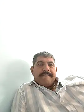 Snapshot of Amandev7 chatting on 10/13/25, 11:10 Amandev7 online show from 10/13/25, 11:10