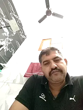 Snapshot of Amandev7 chatting on 10/15/25, 03:28 Amandev7 online show from 10/15/25, 03:28