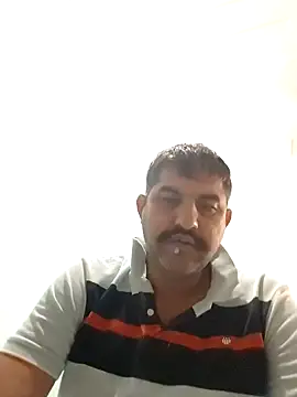 Snapshot of Amandev7 chatting on 10/20/25, 04:35 Amandev7 online show from 10/20/25, 04:35