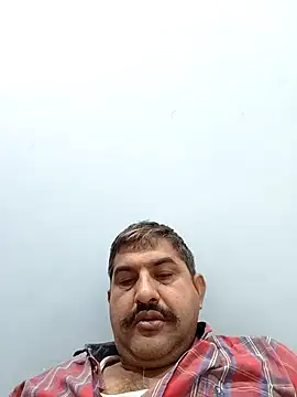 Snapshot of Amandev7 chatting on 10/22/25, 03:18 Amandev7 online show from 10/22/25, 03:18