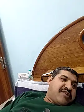 Snapshot of Amandev7 chatting on 02/05/26, 03:55 Amandev7 online show from 02/05/26, 03:55