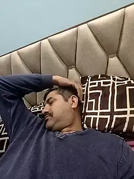 Snapshot of Amandev7 chatting on 02/07/26, 12:53 Amandev7 online show from 02/07/26, 12:53