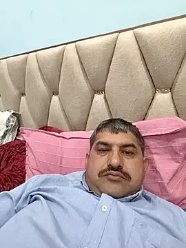 Snapshot of Amandev7 chatting on 02/25/26, 03:32 Amandev7 online show from 02/25/26, 03:32