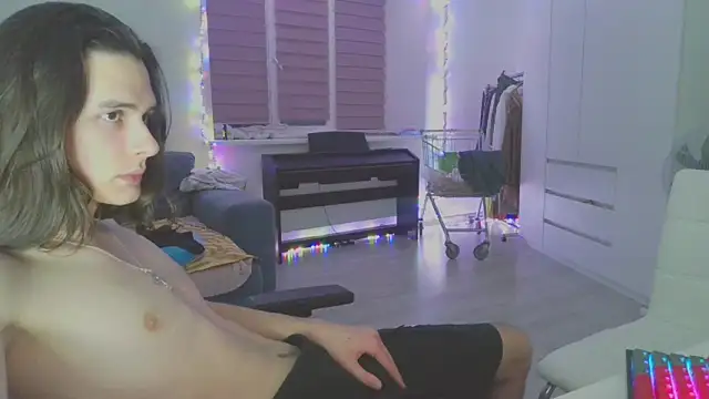 Snapshot of CandyChell chatting on 02/06/25, 02:48 CandyChell online show from 02/06/25, 02:48