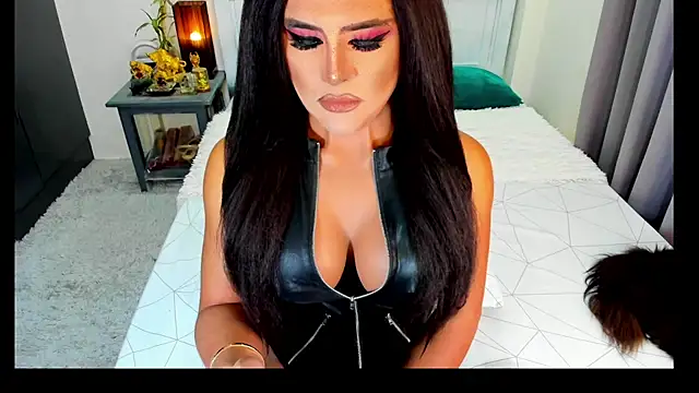 Snapshot of MissNaughtyTyra chatting on 04/23/26, 01:18 MissNaughtyTyra online show from 04/23/26, 01:18