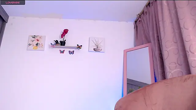 Annaross2 online show from 02/26/25, 04:14